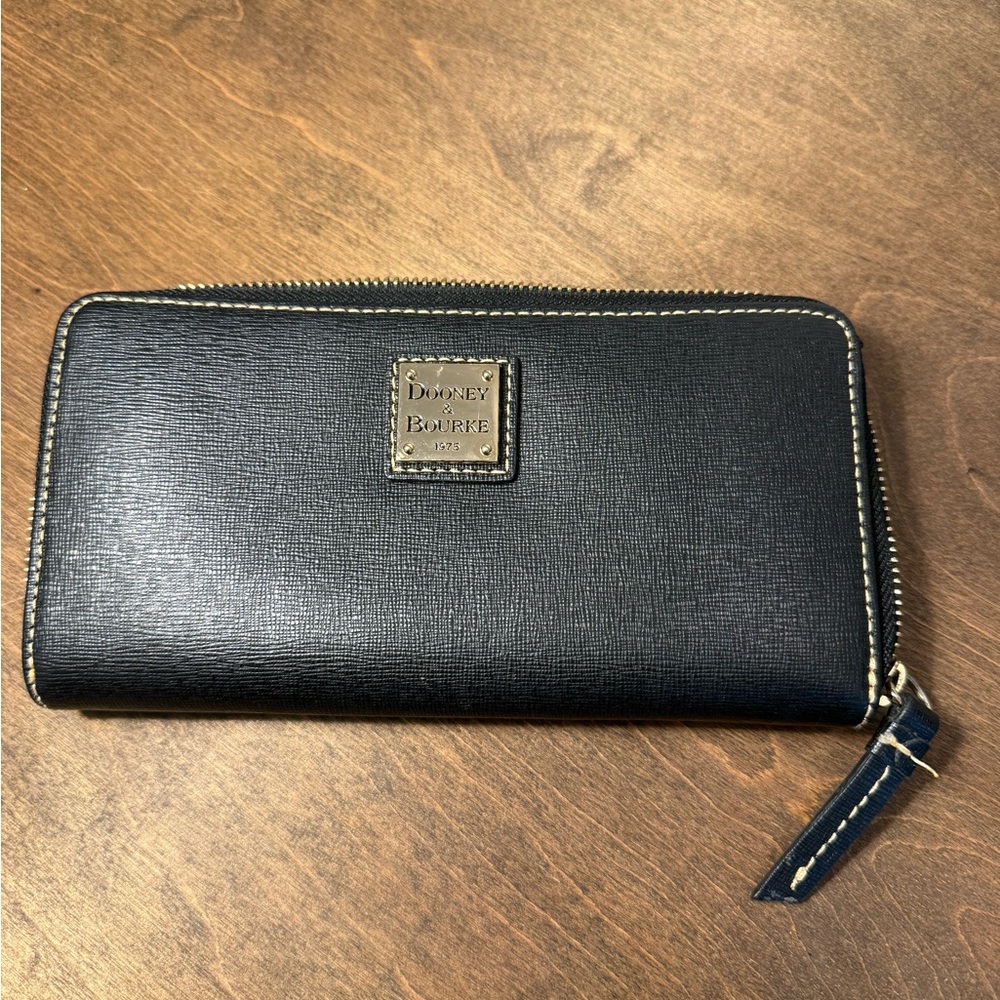 Dooney & Bourke Black Textured Wallet